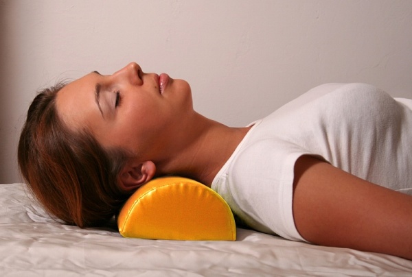 Подушка-валик ортопедическая Комф-Орт К-803 30*15см