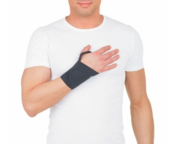 Бандаж на лучезапястный сустав Trives Т.36.01 (Т-8301) с фиксацией большого пальца (ЧЗ)