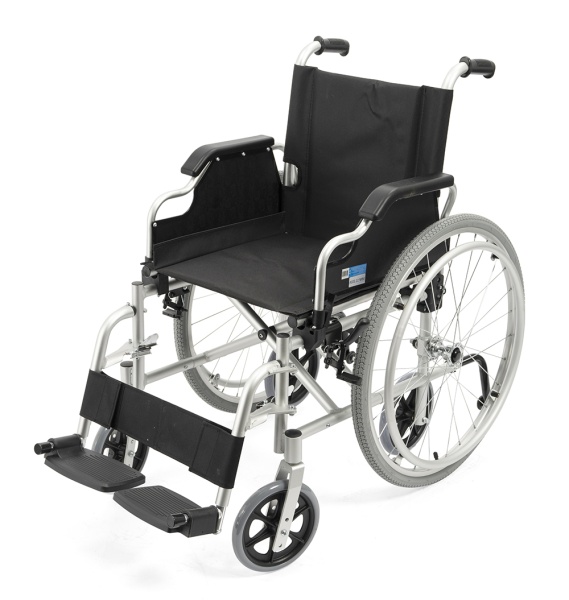 Коляска инвалидная Barry A8 с откидными подлокотниками (пневматические колеса) до 110 кг (ЧЗ)