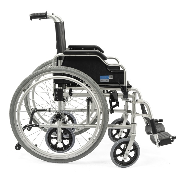Коляска инвалидная Barry A8 с откидными подлокотниками (пневматические колеса) до 110 кг (ЧЗ)