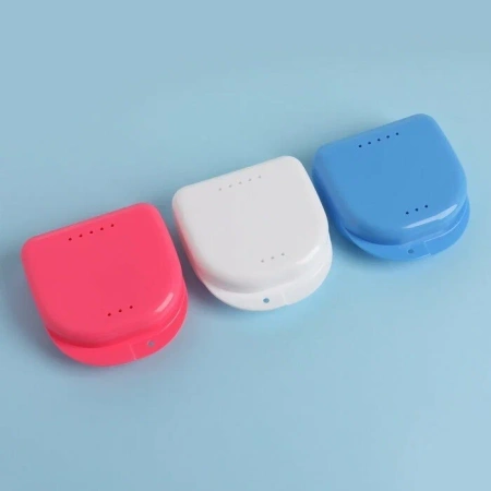 Контейнер для хранения протезов, пластинок (8,5*8*2,7 см)