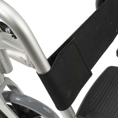 Коляска инвалидная Barry A8 с откидными подлокотниками (пневматические колеса) до 110 кг (ЧЗ)