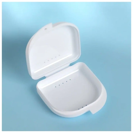 Контейнер для хранения протезов, пластинок (8,5*8*2,7 см)