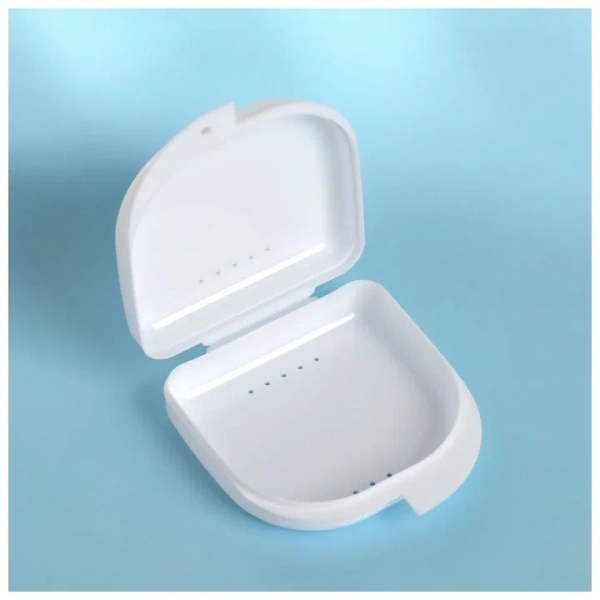 Контейнер для хранения протезов, пластинок (8,5*8*2,7 см)